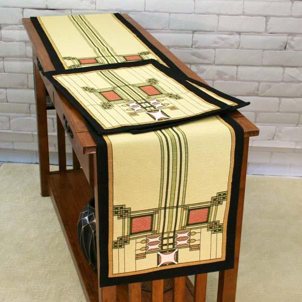 Sullivan Art Glass Table Runner Table Runners Rennie and Rose