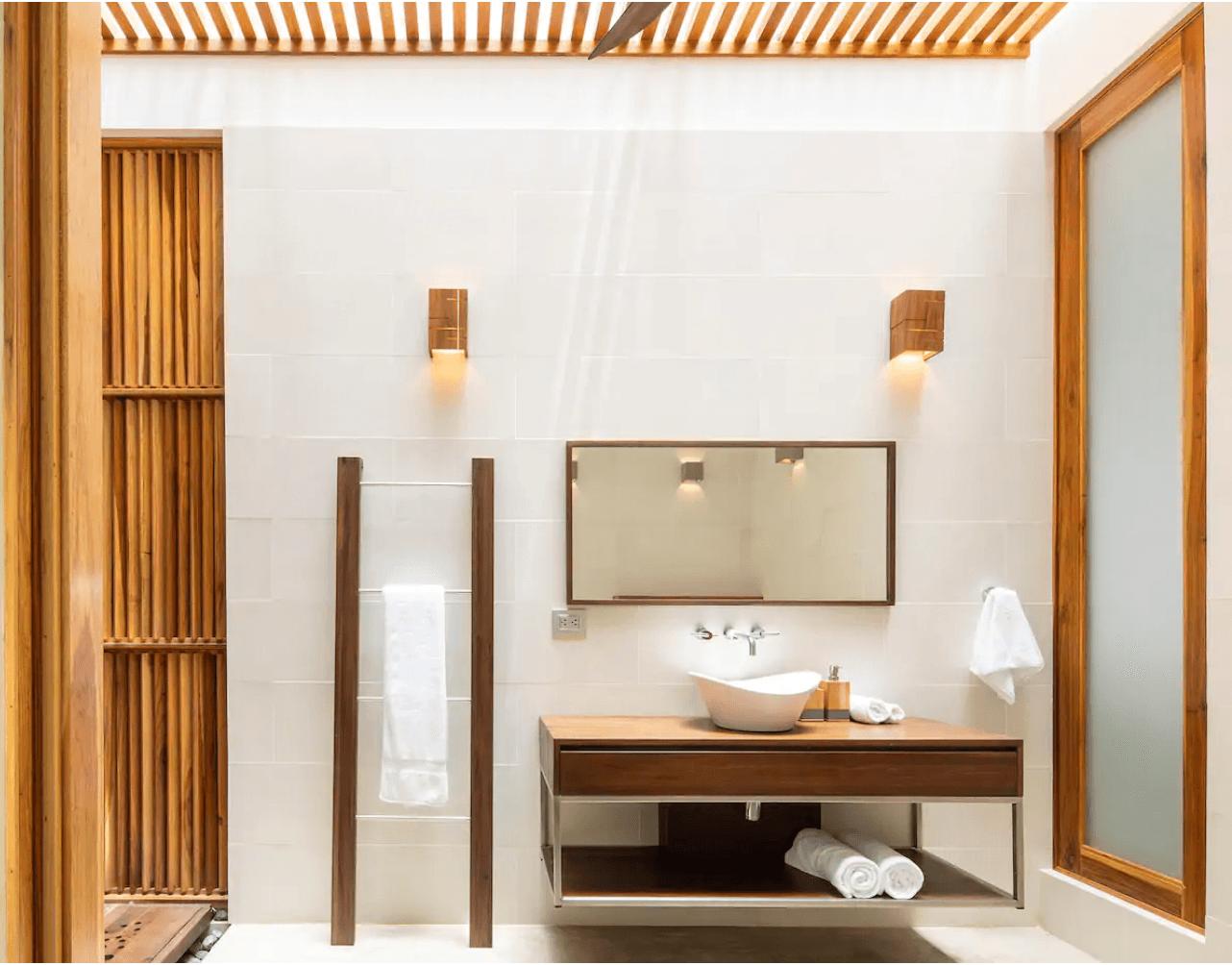 Claudo Sconce