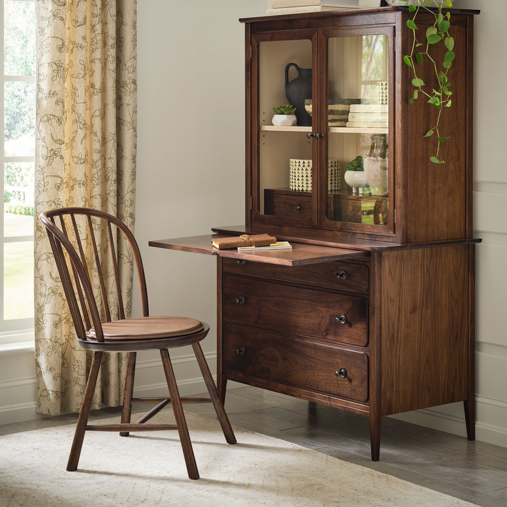 Line Dance Stickley wool rug with copper bamboo silk lines on a heathered oatmeal background.