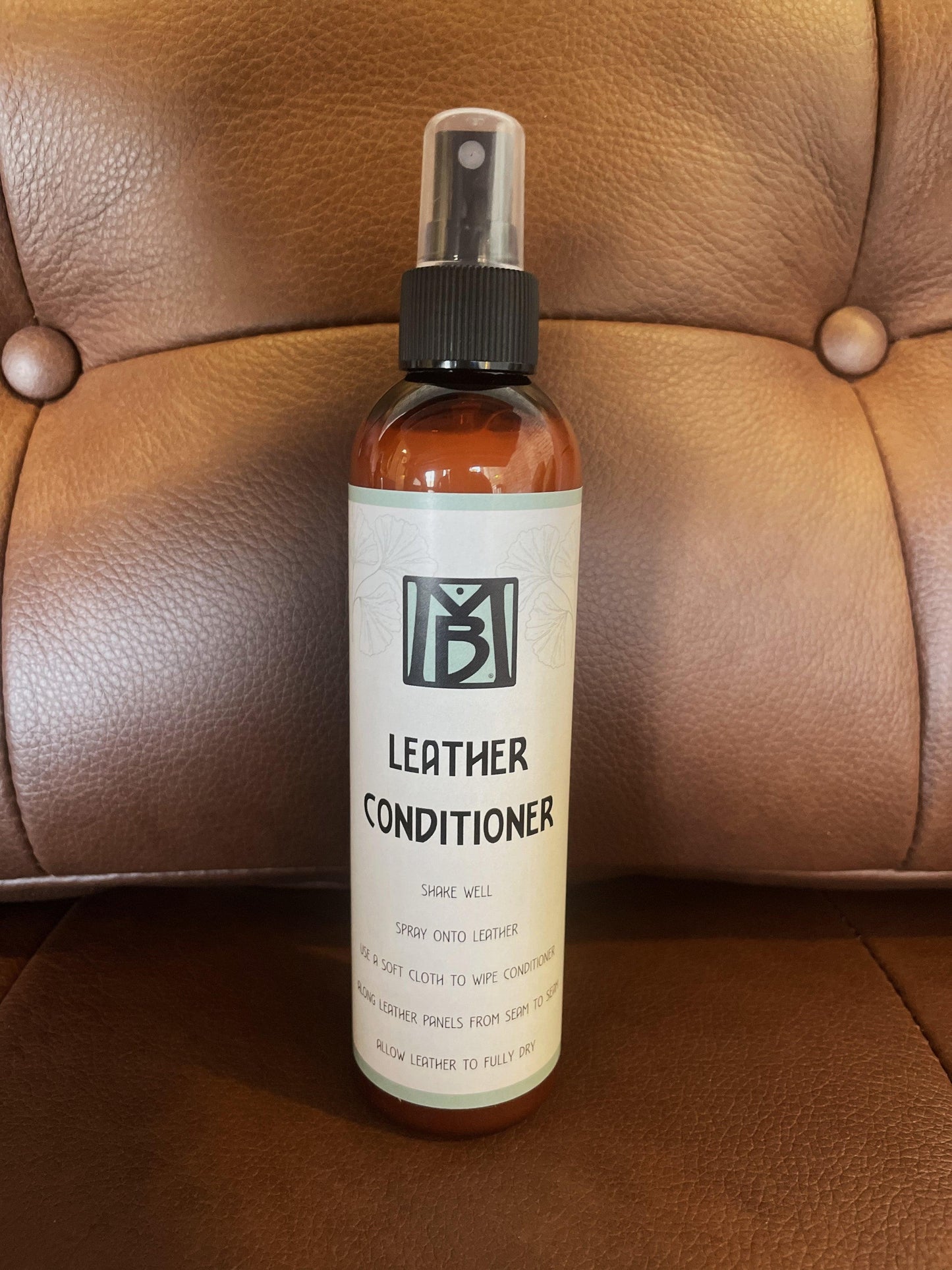 Leather Conditioner 8 oz spray bottle